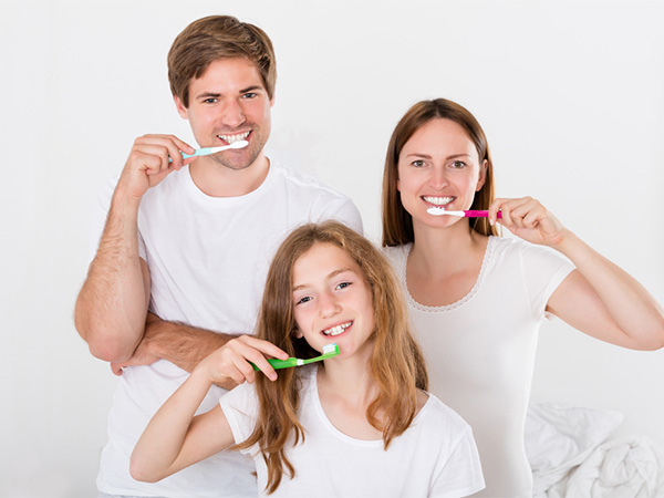 40%兒童牙膏用過量 小心「氟斑牙」毀琺瑯質